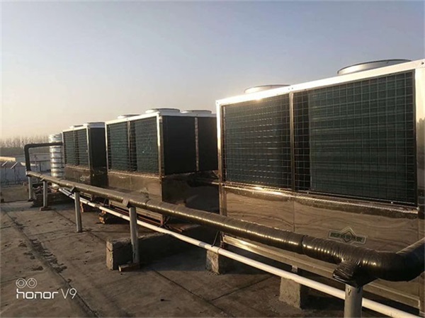 化工廠用空氣能供水設(shè)施的好處_四季沐歌太陽(yáng)能服務(wù)熱線