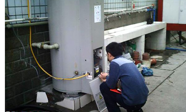 空氣能熱水器老是高壓停機(jī)怎么破？_空氣能熱水器一般一天用多少度電