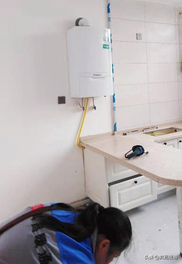 冬季天然氣供暖怎么使用省錢(qián)（冬天燃?xì)赓M(fèi)）_派沃空氣能10p冷暖機(jī)報(bào)價(jià)