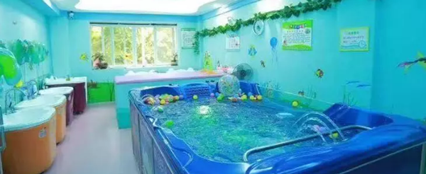 多大功率的空氣能熱水器才適合自己的嬰兒游泳館？_格力400全國(guó)客服電話收費(fèi)嗎