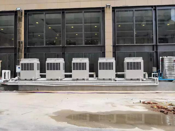 泳池水加熱需幾臺熱泵_空氣能熱水器維修上門電話冷水灘