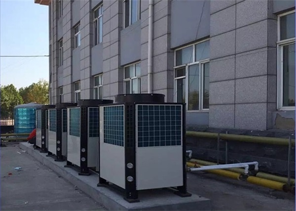 小區(qū)集中供暖使用空氣能熱泵效果如何？_空氣能連接暖氣片的視頻