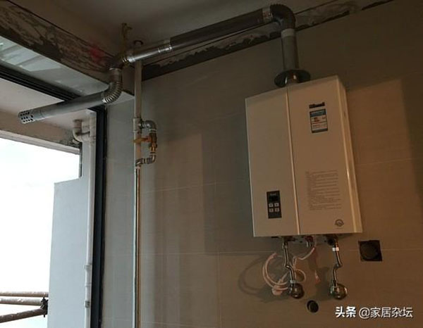 衛(wèi)生間的熱水器放哪個位置最好（熱水器裝外面好還是裝衛(wèi)生間好）_哈思空氣能壓縮機什么牌子的